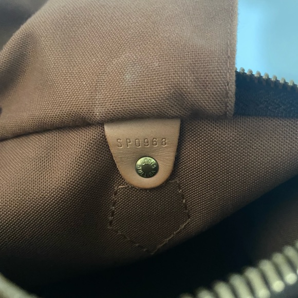 Louis Vuitton Speedy 30 Authentic - Picture 9 of 15
